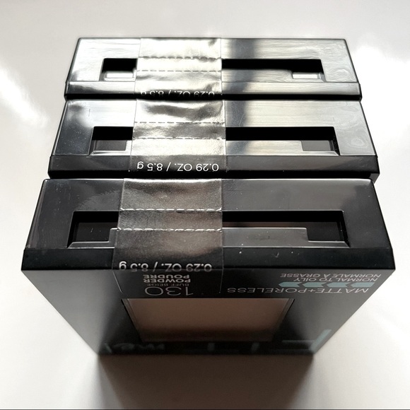 Set of Maybelline Matte + Poreless Powders in 130 Buff Beige - Picture 3 of 3